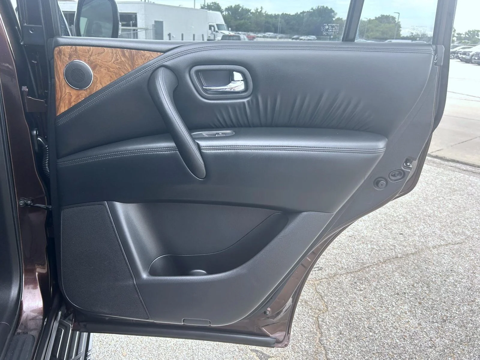 Used 2021 Brown Nissan SL image 18