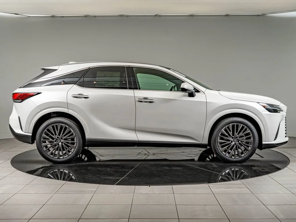 New 2026 Eminent White Pearl Lexus 350 Luxury image 4