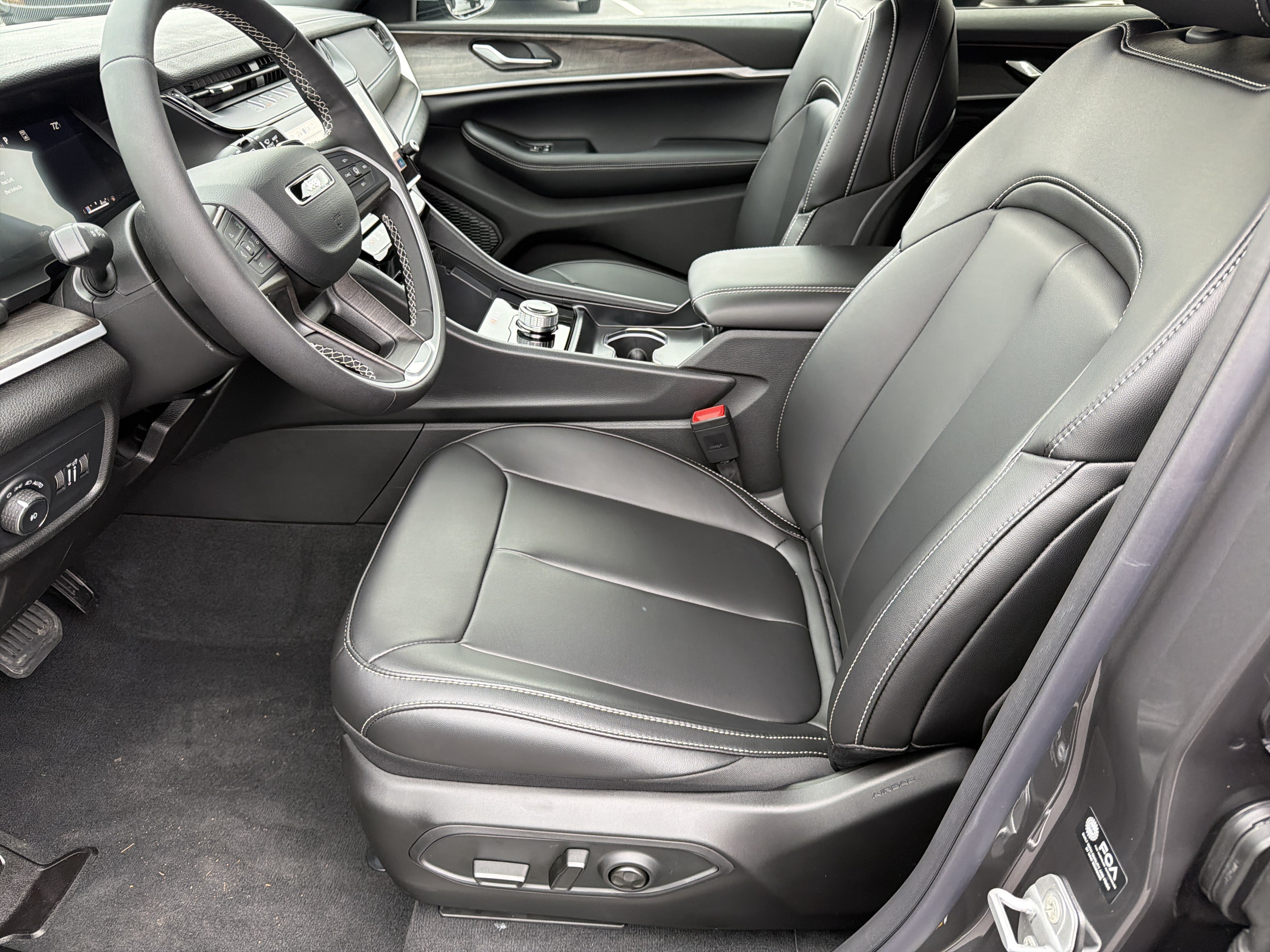 New 2026 Baltic Gray Metallic Clear-Coat Exterior Paint Jeep Limited image 11