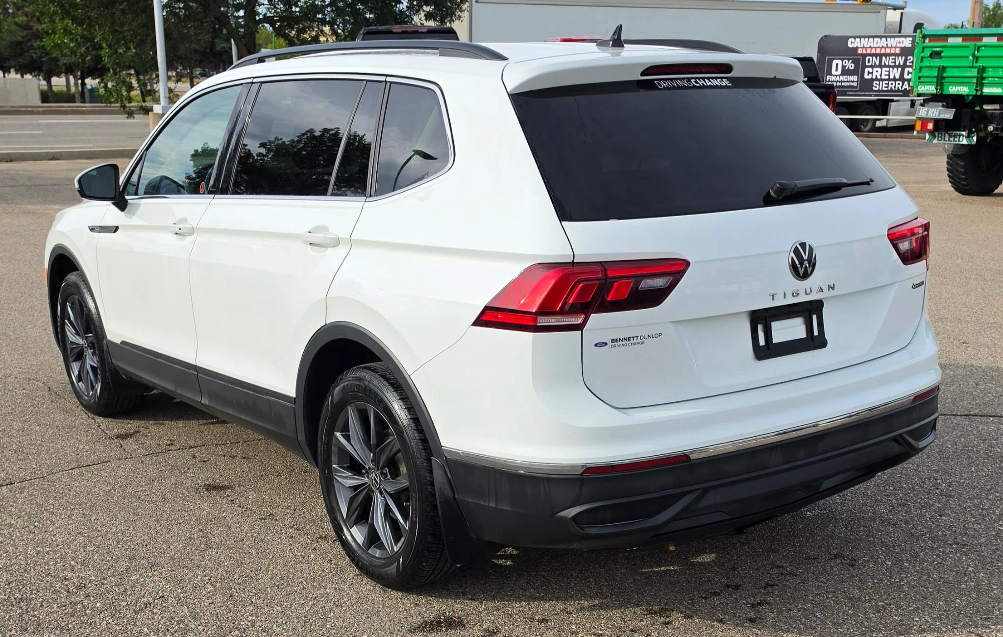 Used 2022 White Volkswagen Comfortline image 3