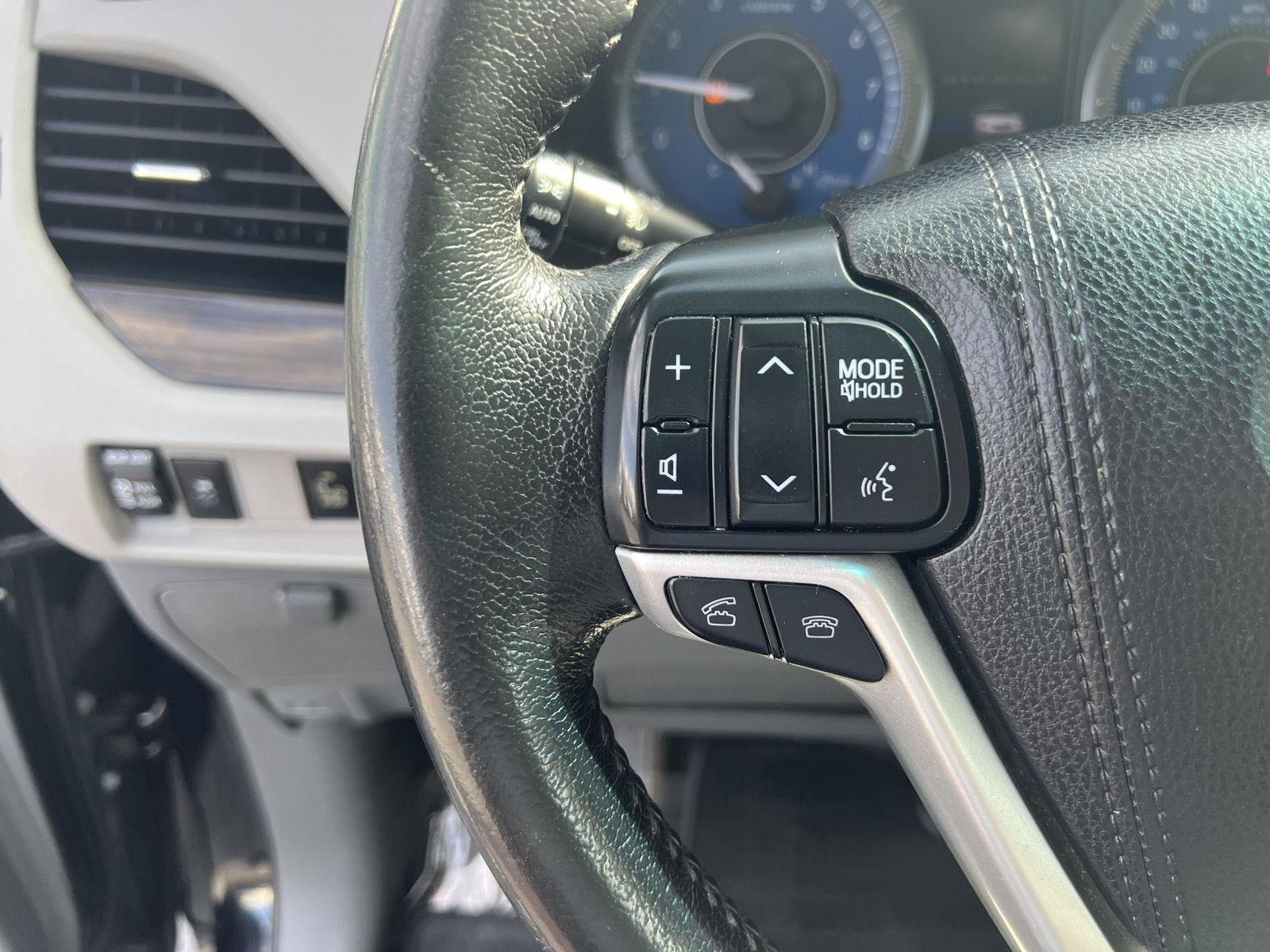 2016 Toyota Sienna XLE - Photo 19