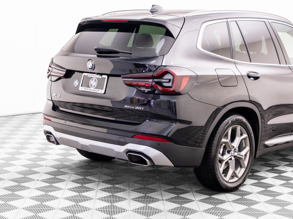 Used 2022 Black Sapphire Metallic BMW xDrive30i image 39
