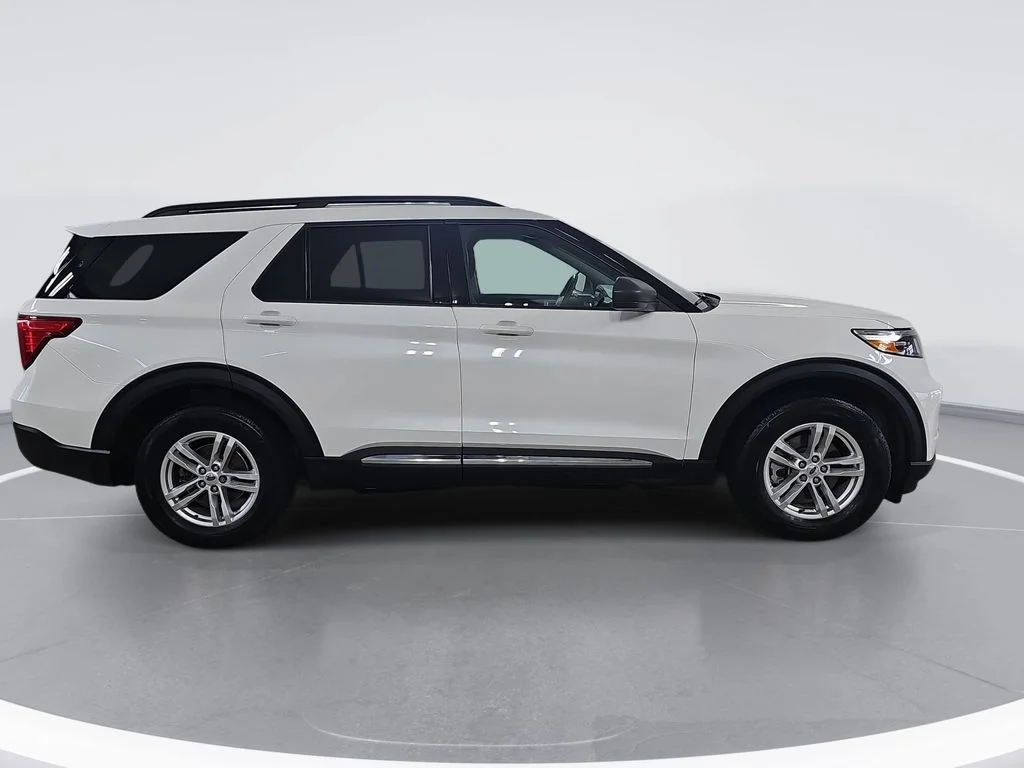 Used 2023 White Ford XLT image 2