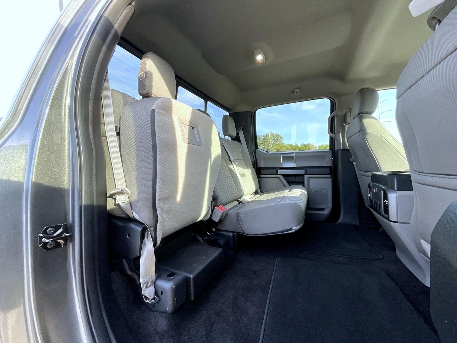 Used 2018 Gray Ford XLT image 19