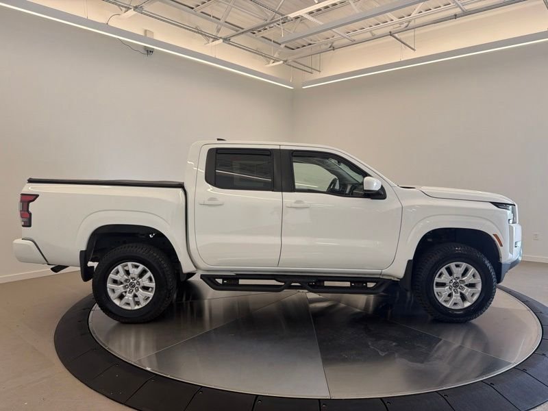 Used 2022 White Nissan SV image 2