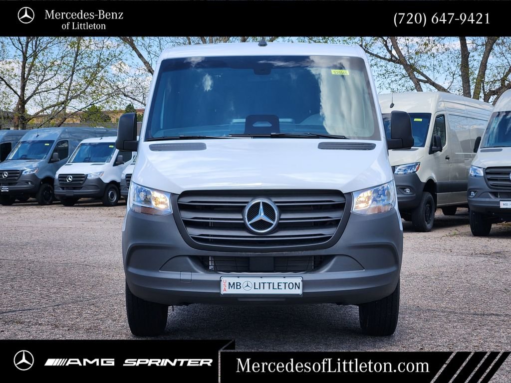 New 2026 Arctic+White Mercedes-Benz Cargo 144 WB image 2