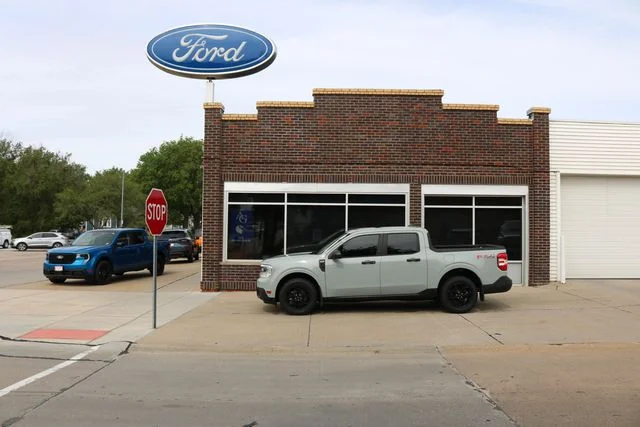 Used 2022 Cactus Green / Gray Ford XLT image 1