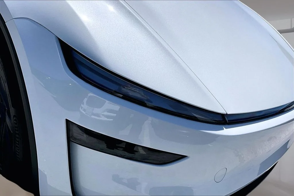 Used 2026 White Tesla Premium image 30