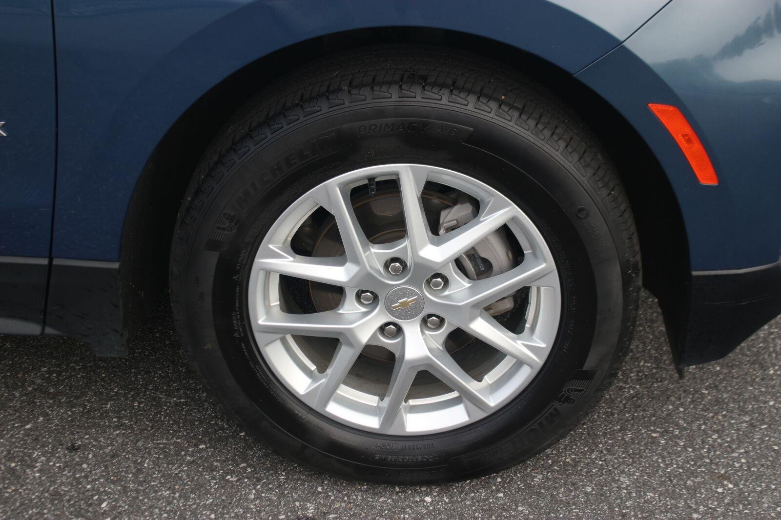 Used 2024 Lakeshore Blue Metallic Chevrolet LT image 33