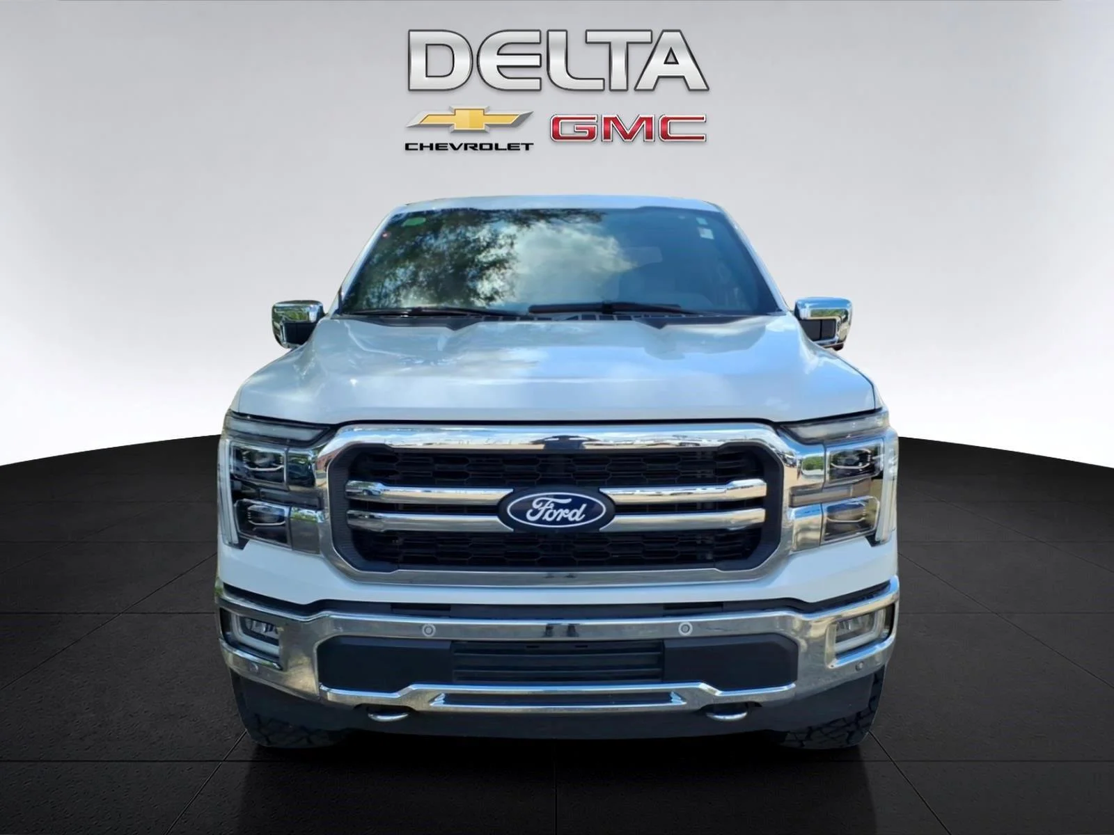Used 2024 White Ford LARIAT image 8