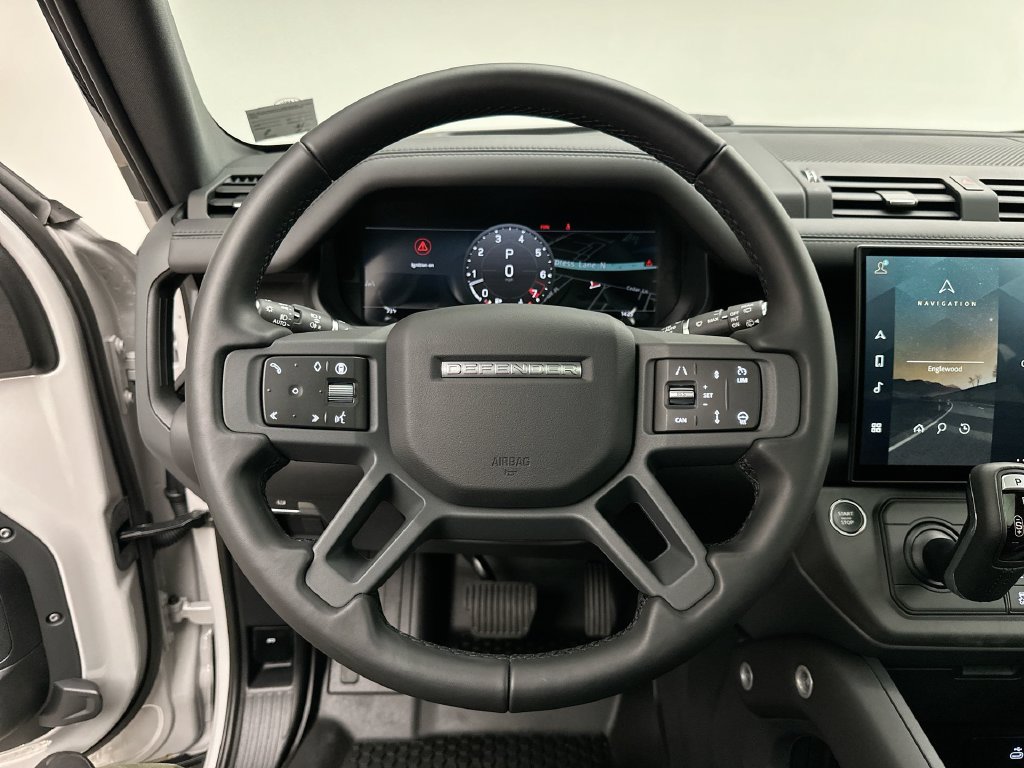 Used 2026  Land Rover X-Dynamic SE image 31