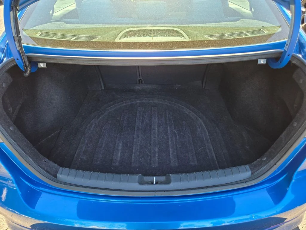 Used 2018 Electric Blue Hyundai SEL image 13