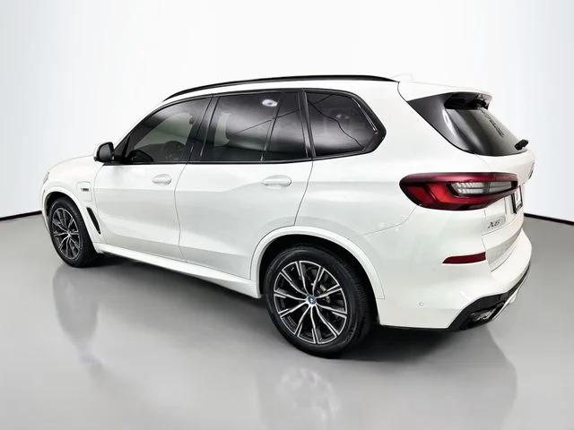 Used 2022 White BMW xDrive45e image 5