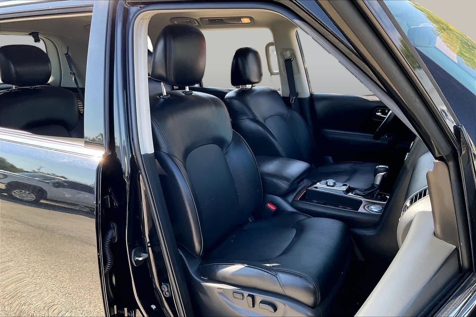 Used 2024 Super Black Nissan SL image 9