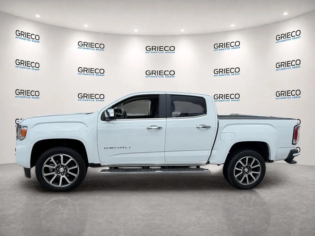 Used 2022 White GMC Denali image 4