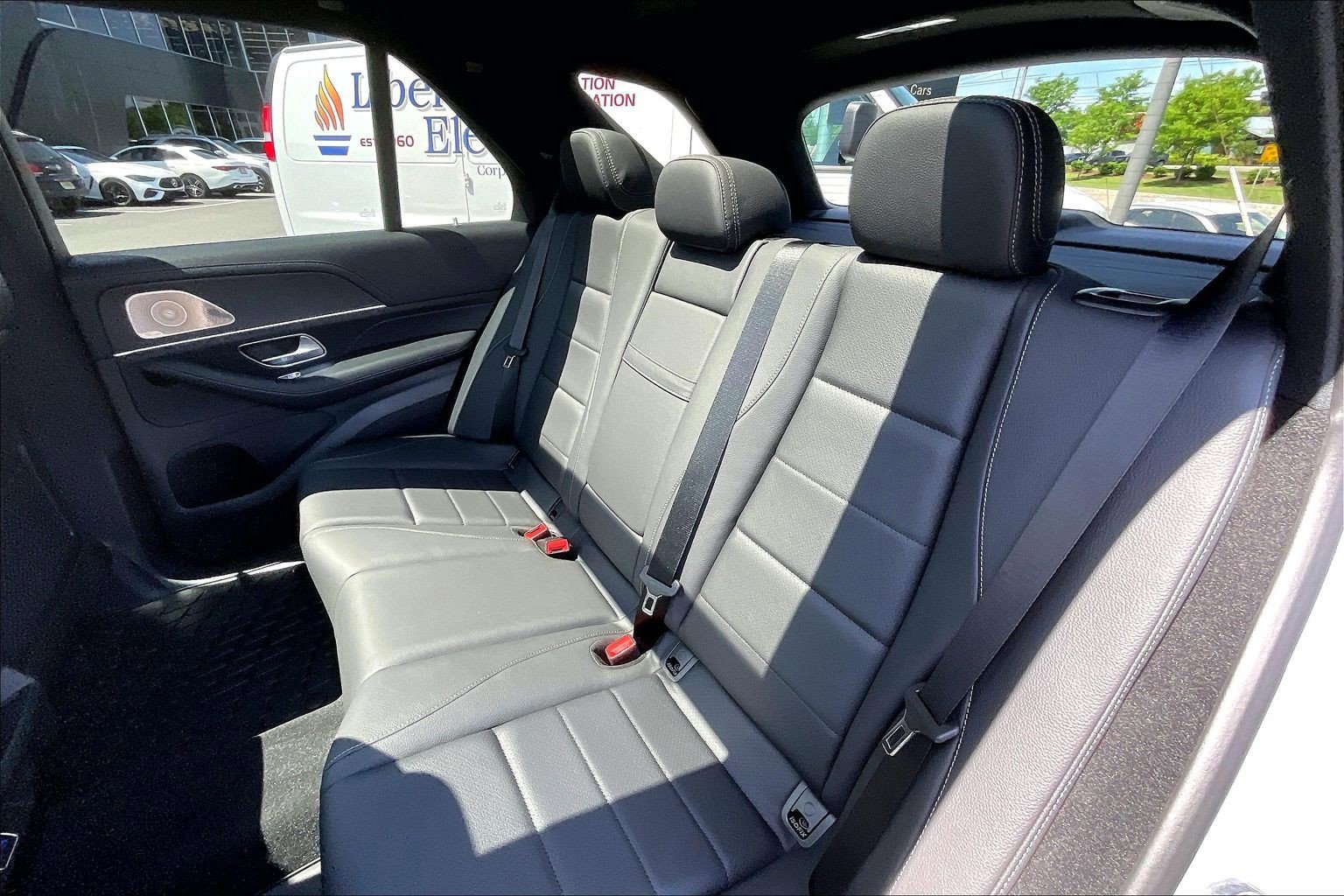 New 2026 MANUFAKTUR Alpine Grey Mercedes-Benz GLE 450 image 23