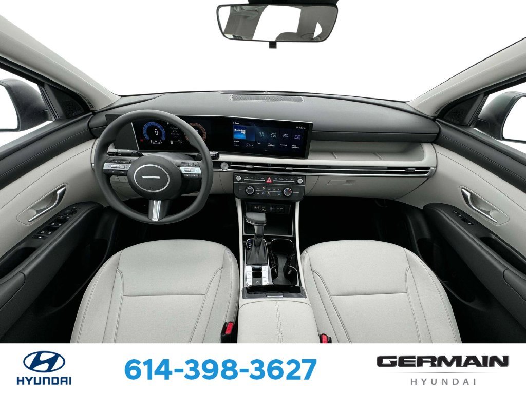 Used 2025 White Hyundai SE image 17