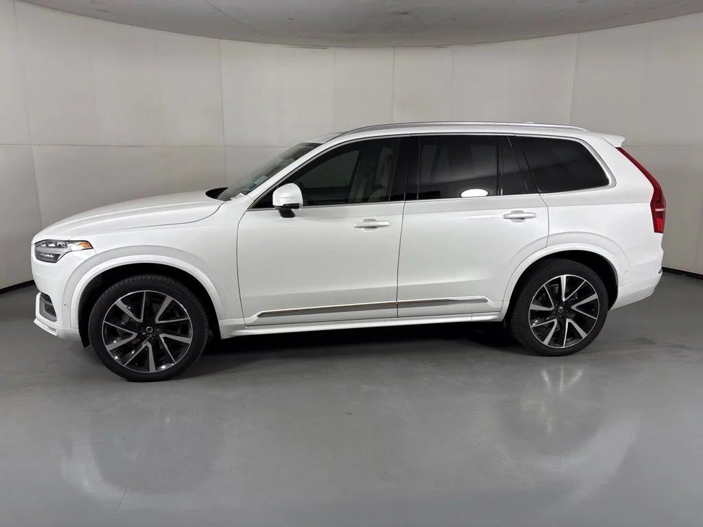 Certified Used 2025 Crystal White Volvo Plus image 5