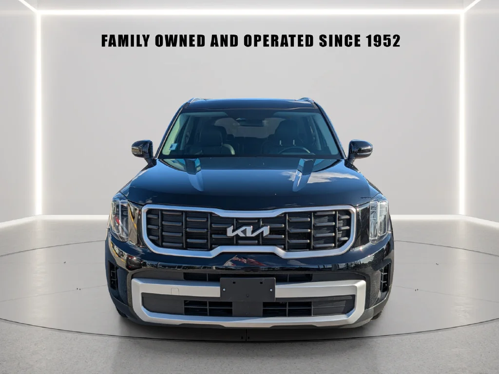 Used 2025 Black Kia S image 6