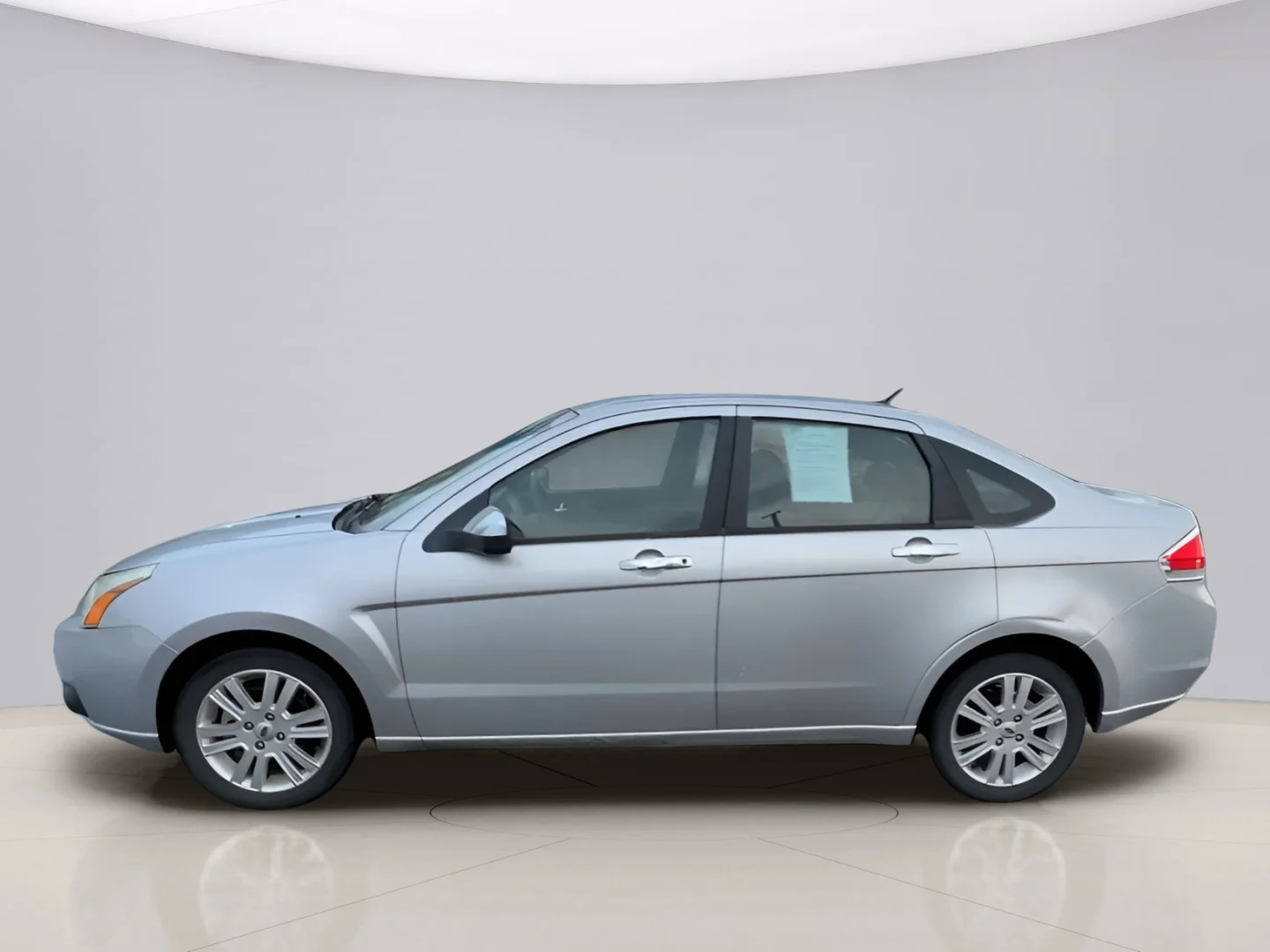 Used 2010 Silver Ford SEL image 2
