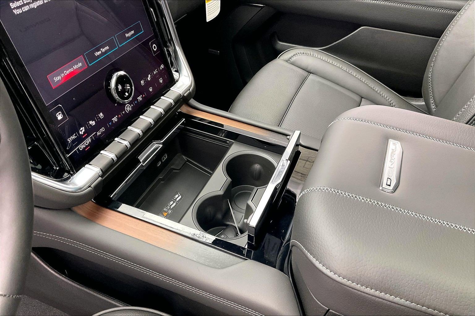2026 GMC Yukon XL Denali - Photo 8