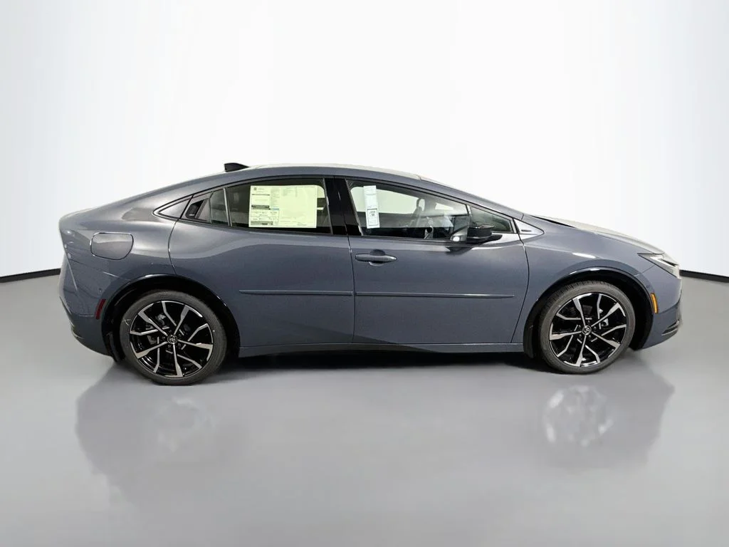 2026 Toyota Prius Plug-in Hybrid XSE Premium - Photo 8