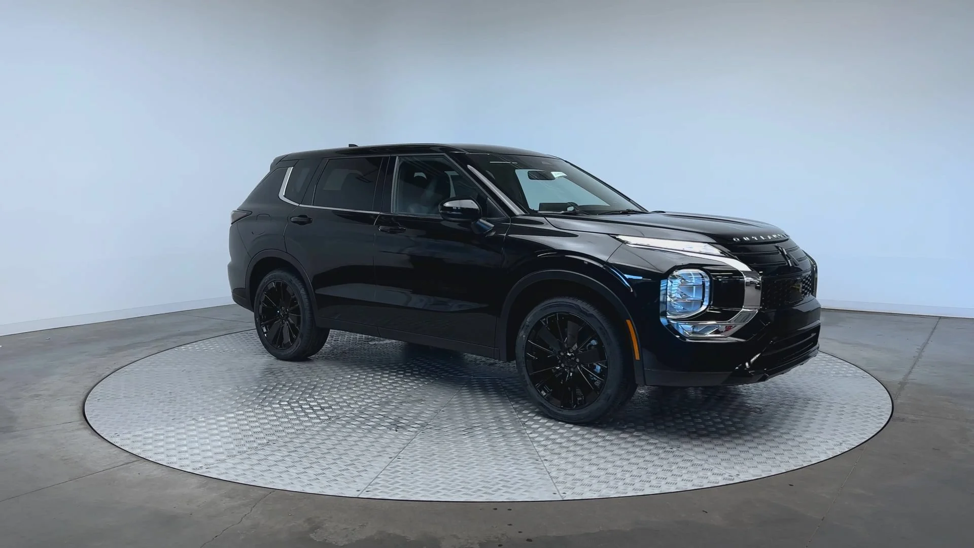 New 2026 Black Diamond Mitsubishi LE image 2