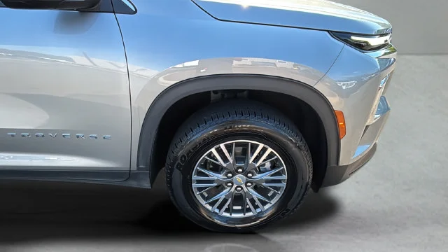 Used 2025 Sterling Gray Metallic Chevrolet LT image 36