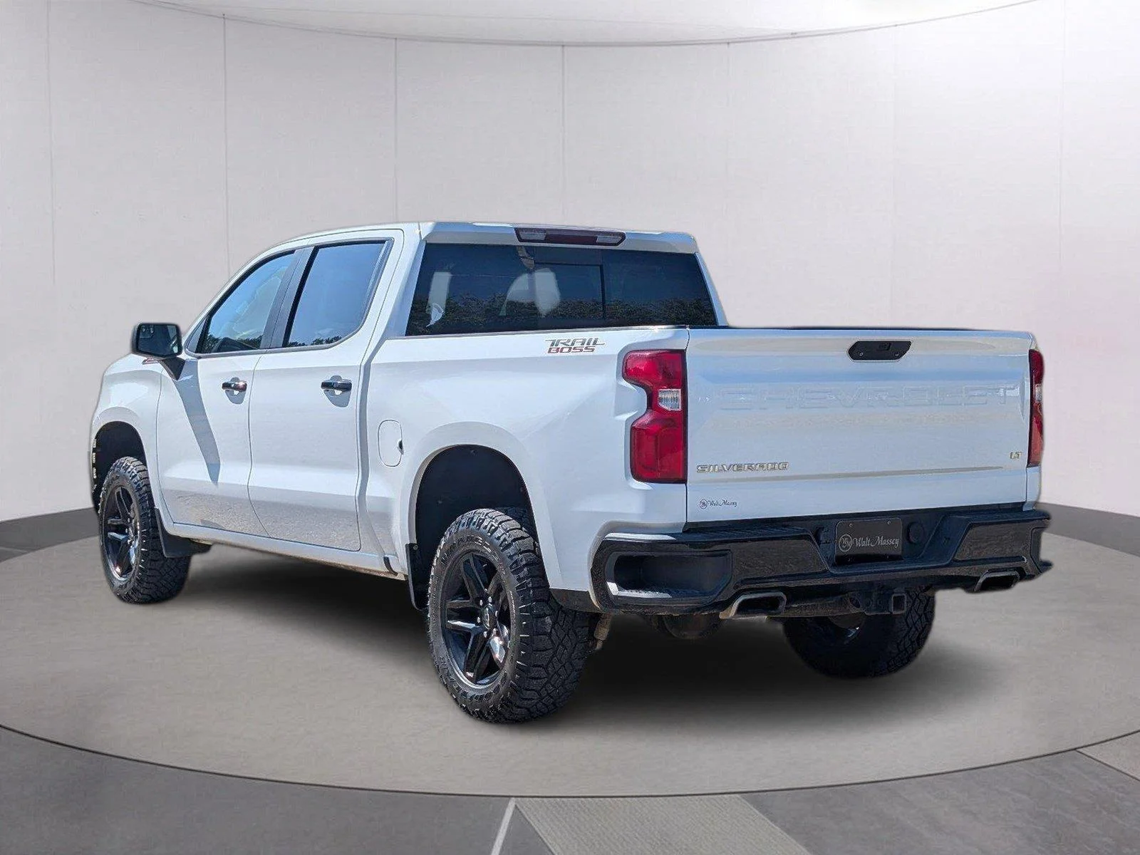 Used 2020 SUMMIT WHITE Chevrolet LT Trail Boss image 3