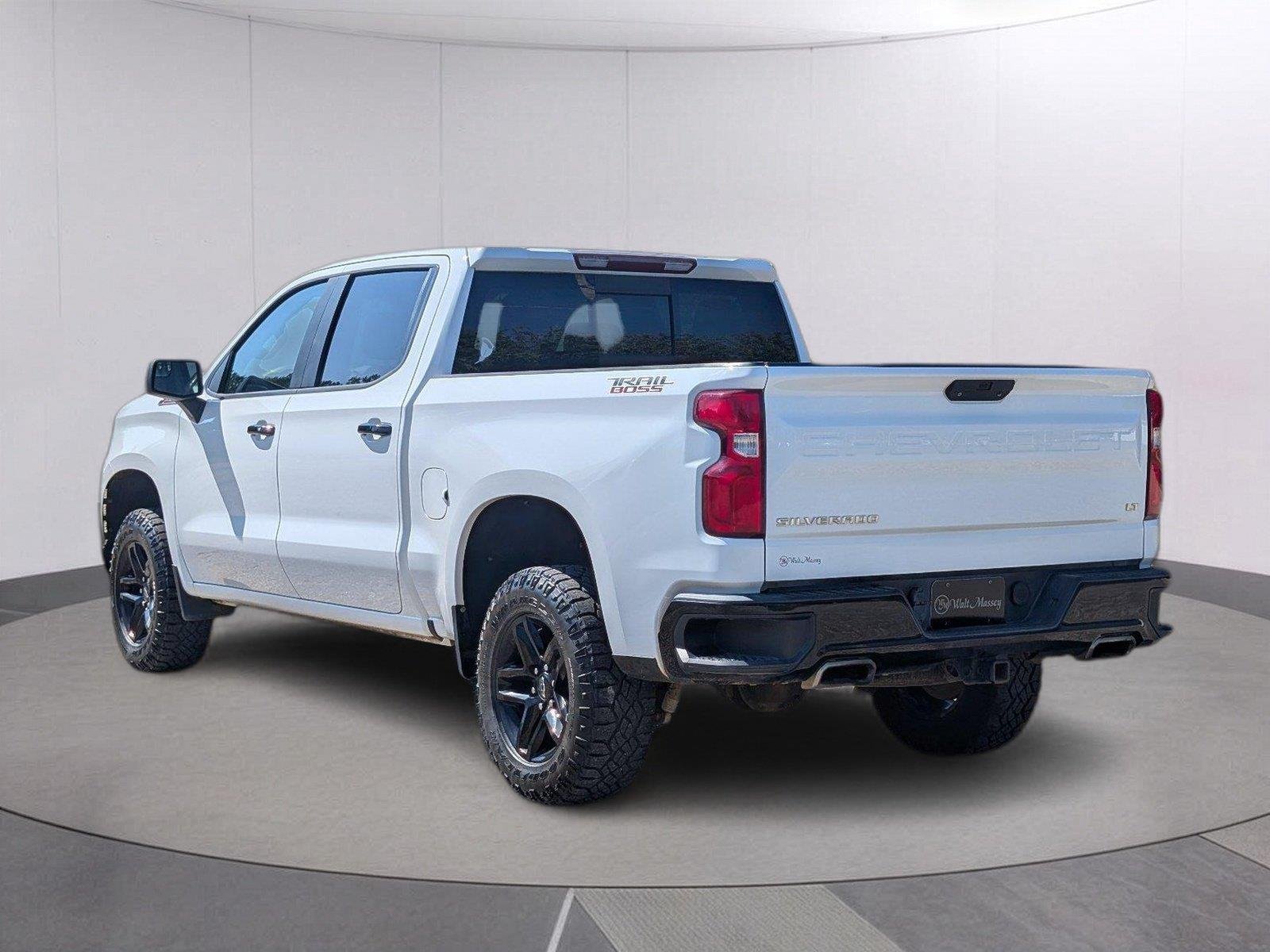 Used 2020 SUMMIT WHITE Chevrolet LT Trail Boss image 3