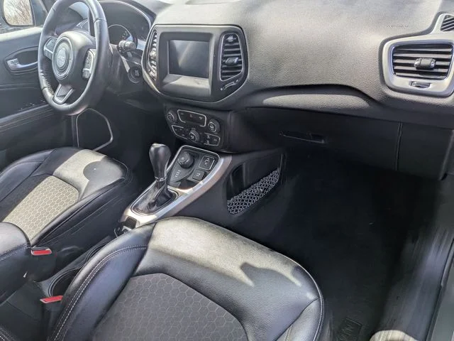 Used 2017 Green Jeep Latitude image 25