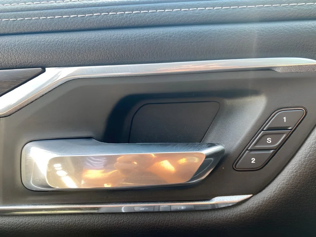Used 2022  Ram Laramie image 17