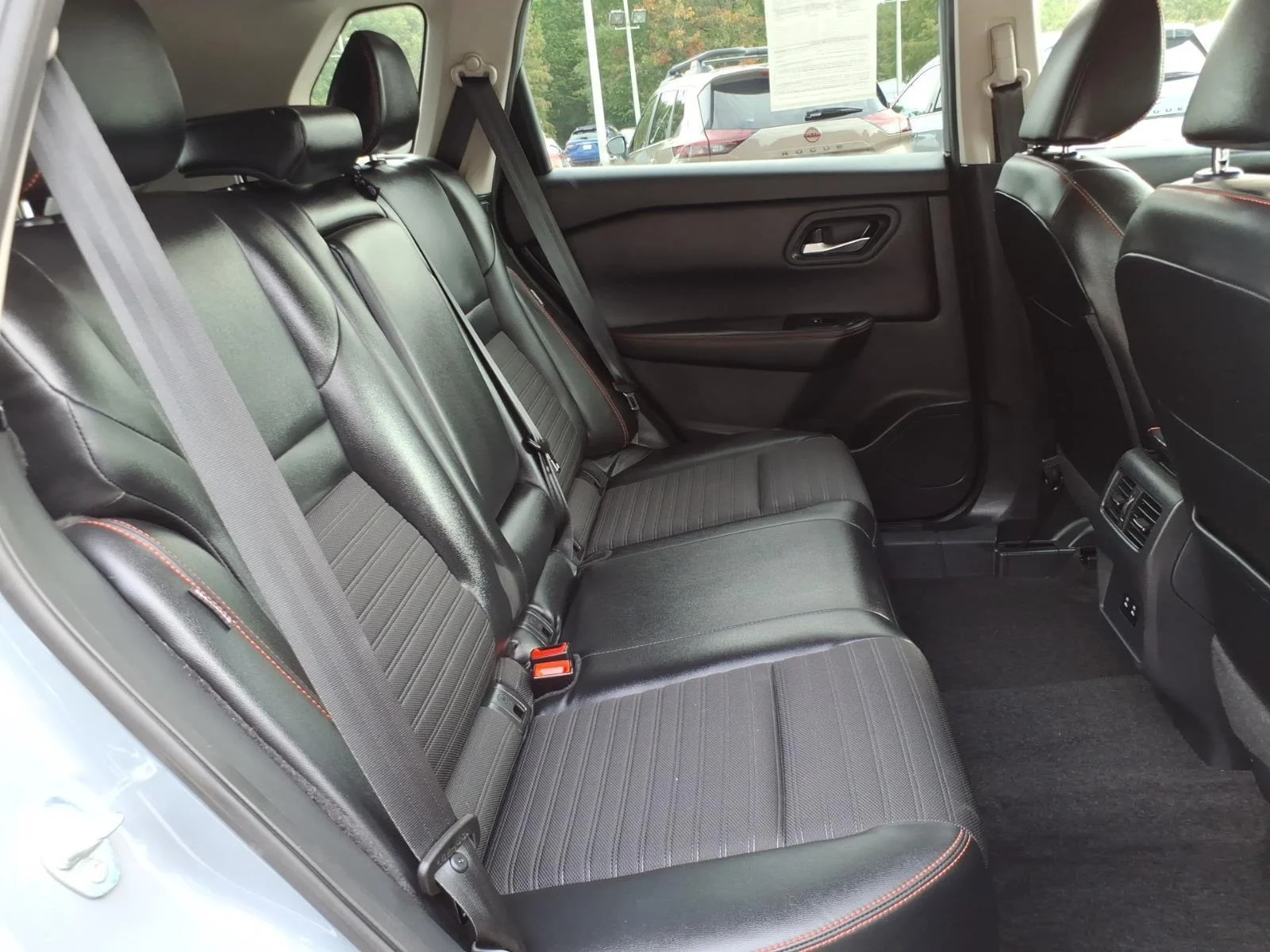 Used 2025 Boulder Gray Pearl Nissan Rock Creek image 20