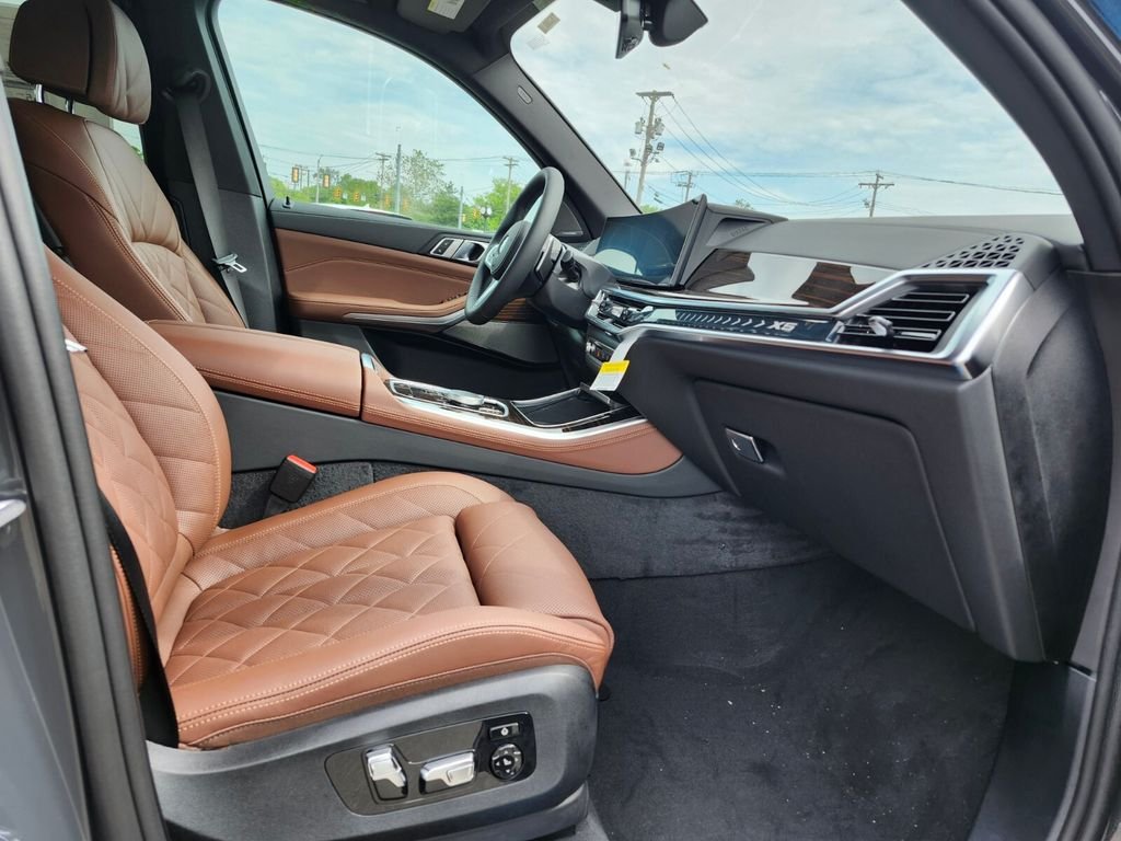 New 2026 Gray BMW xDrive40i image 10