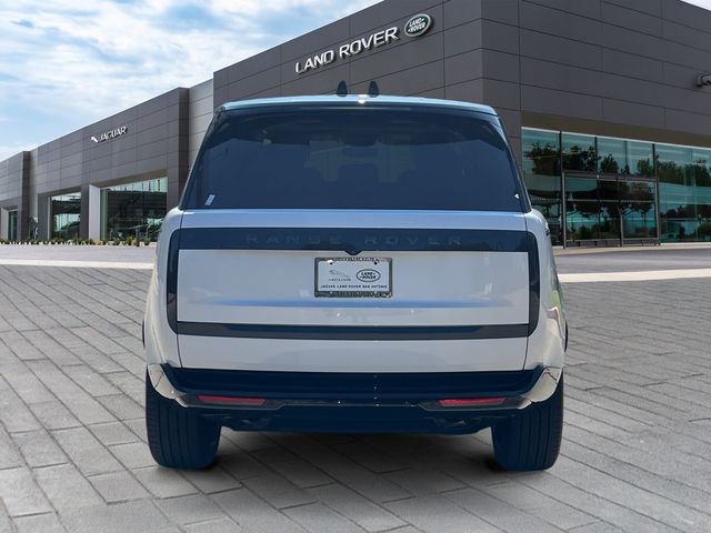 New 2026 Ostuni Pearl White Land Rover SE image 4
