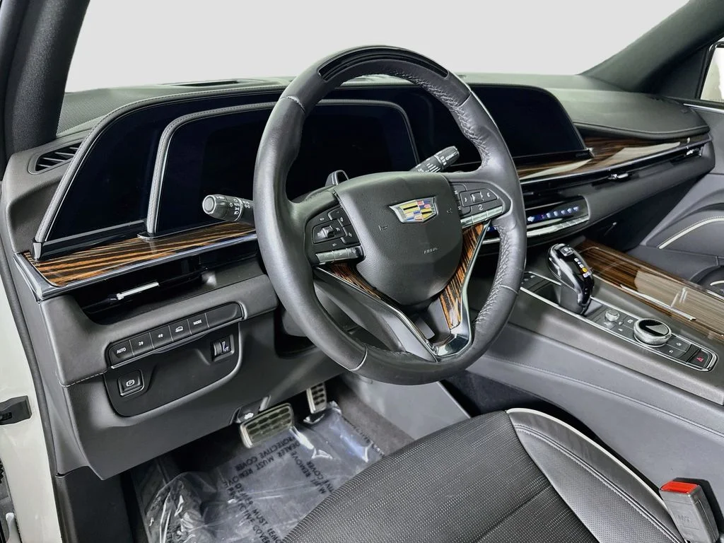Used 2023 White Cadillac Premium Luxury image 9