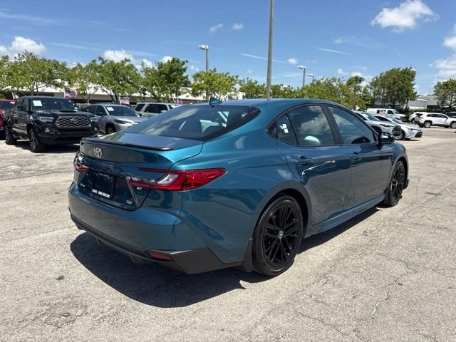 Used 2025  Toyota SE image 3