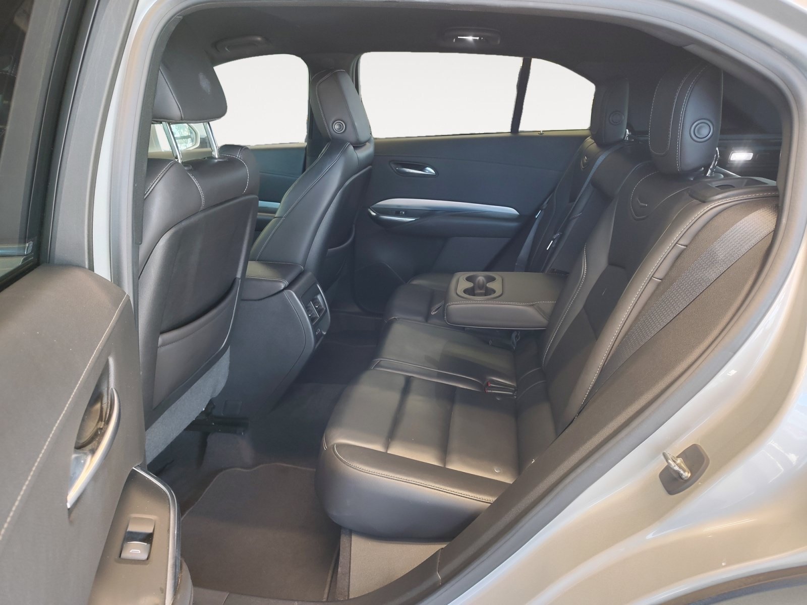 Used 2019 Radiant Silver Metallic Cadillac FWD Premium Luxury image 24