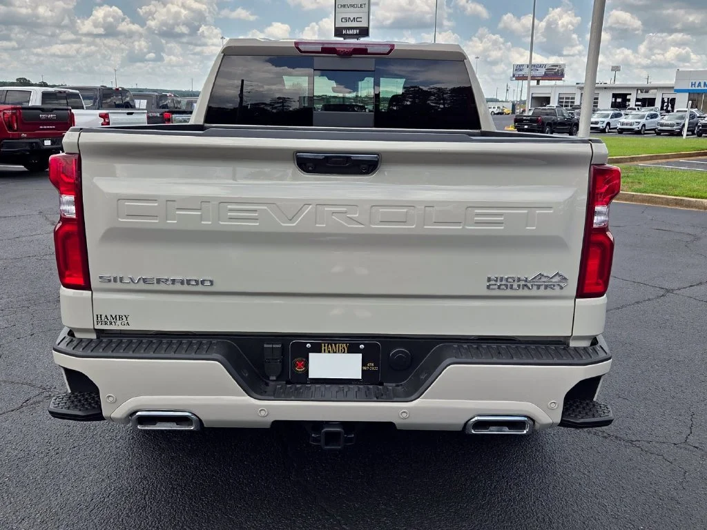 Used 2026 White Sands Chevrolet High Country image 10