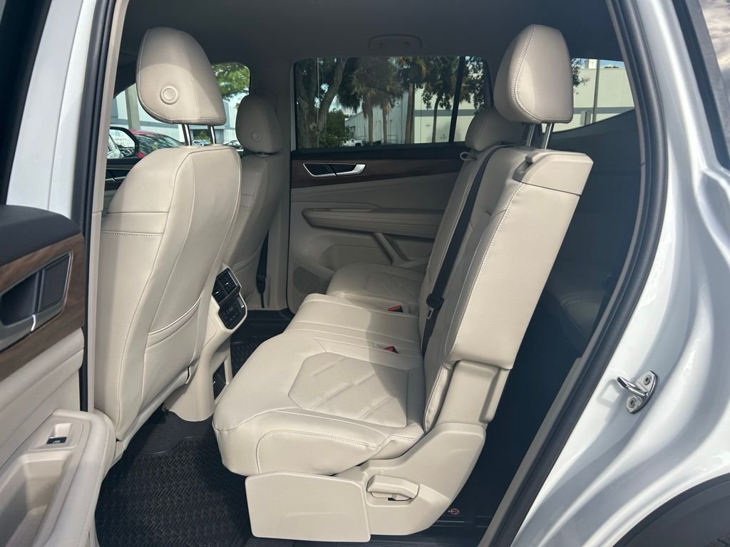 New 2026 Silver Volkswagen SE w/Technology image 43