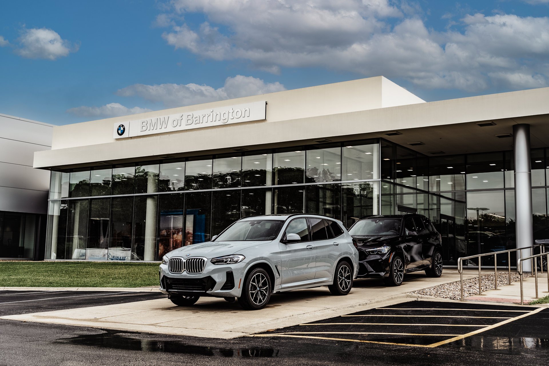 Used 2025 White BMW 30 xDrive image 3