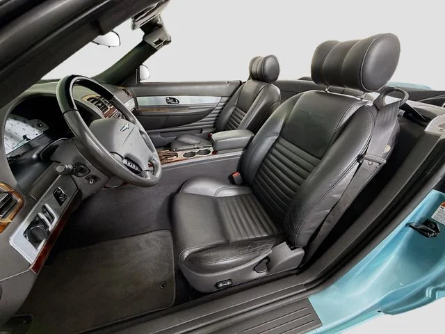 Used 2002 Blue Ford Base image 18