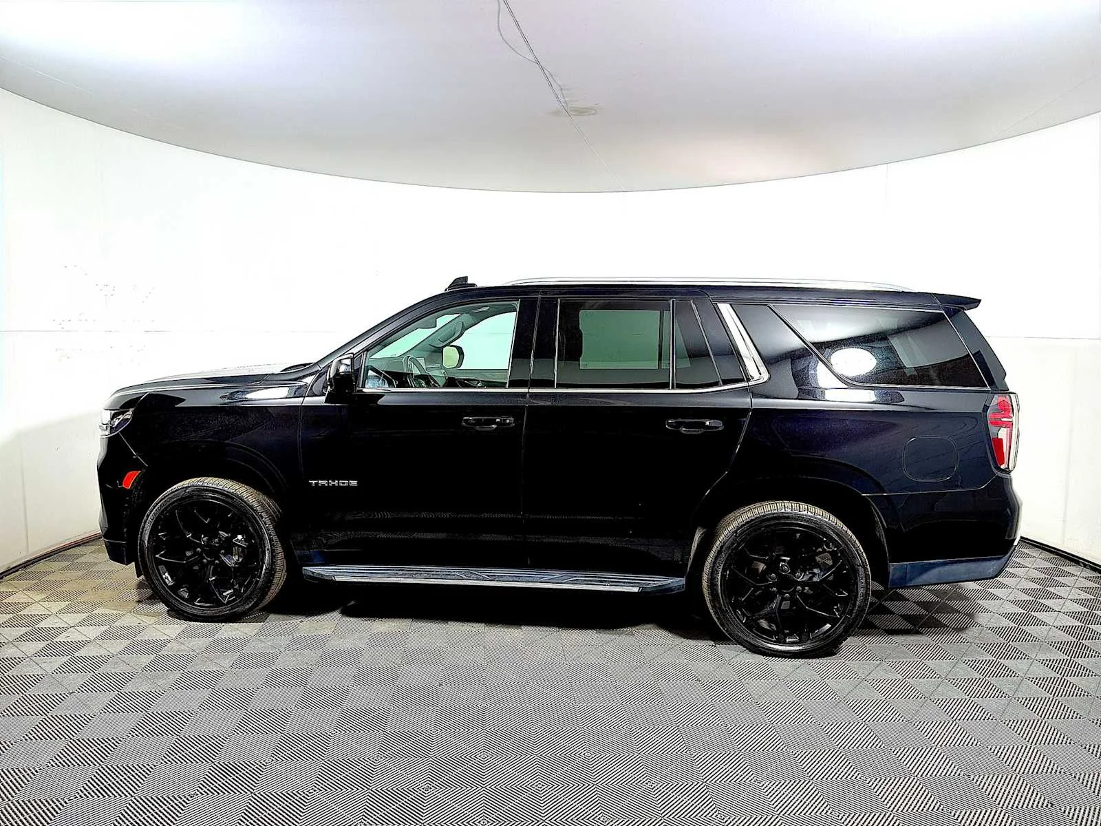 Used 2021 Black Chevrolet LT image 4