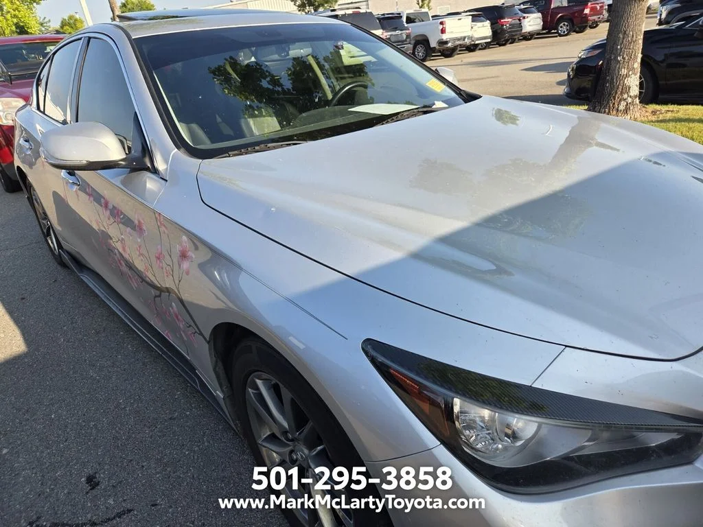 Used 2017 Silver INFINITI 3.0t Signature Edition image 3