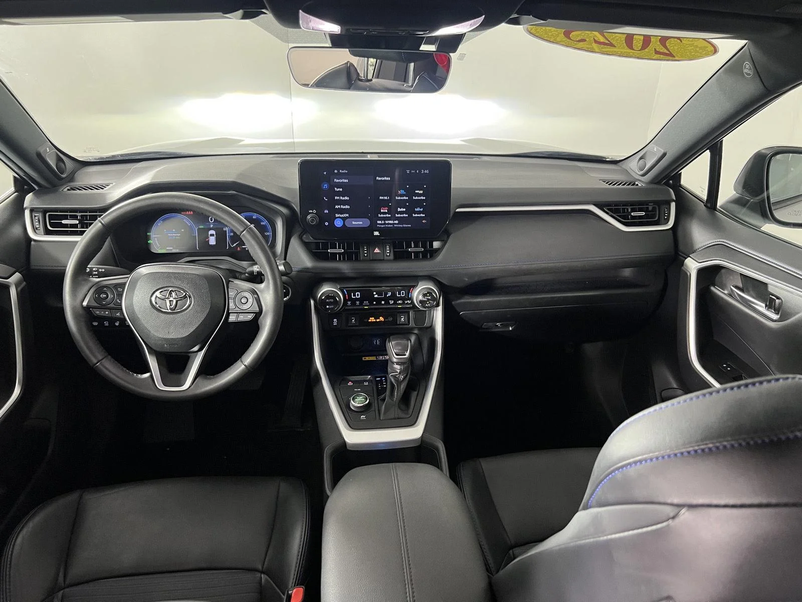 Used 2023 Silver Sky Metallic w/Midnight Black Metallic Roof Toyota XSE image 24