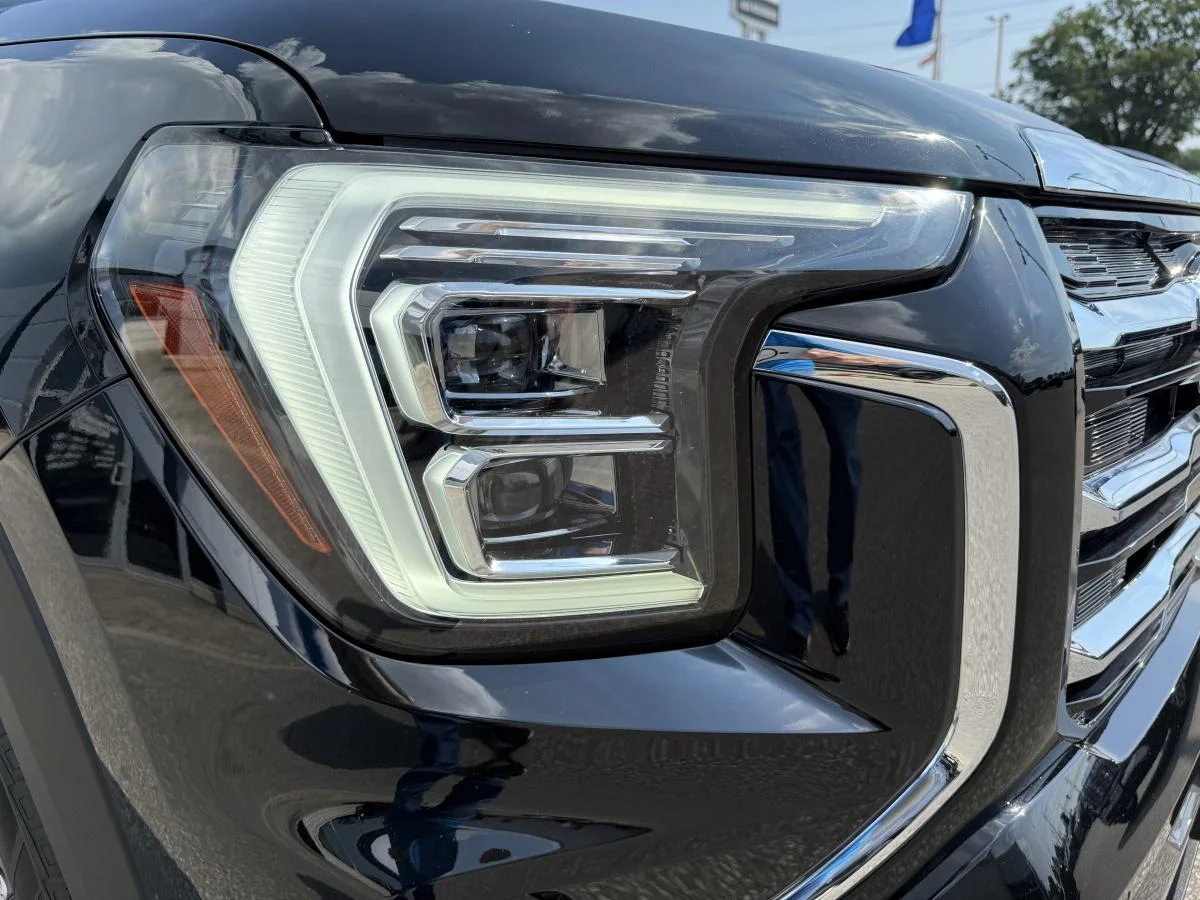 Certified Used 2025 Black GMC Awd Elevation image 9