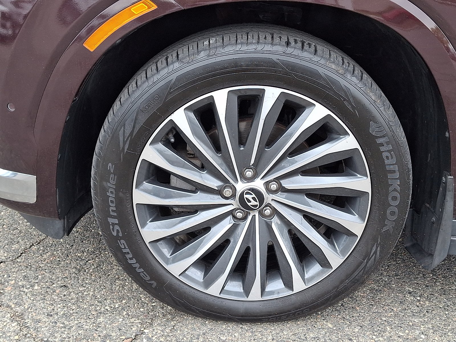 Used 2024 Sierra Burgundy - W7B Hyundai Calligraphy image 8