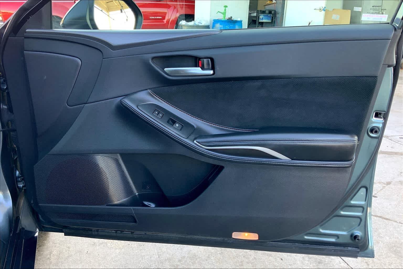 Used 2019  Toyota XSE image 22