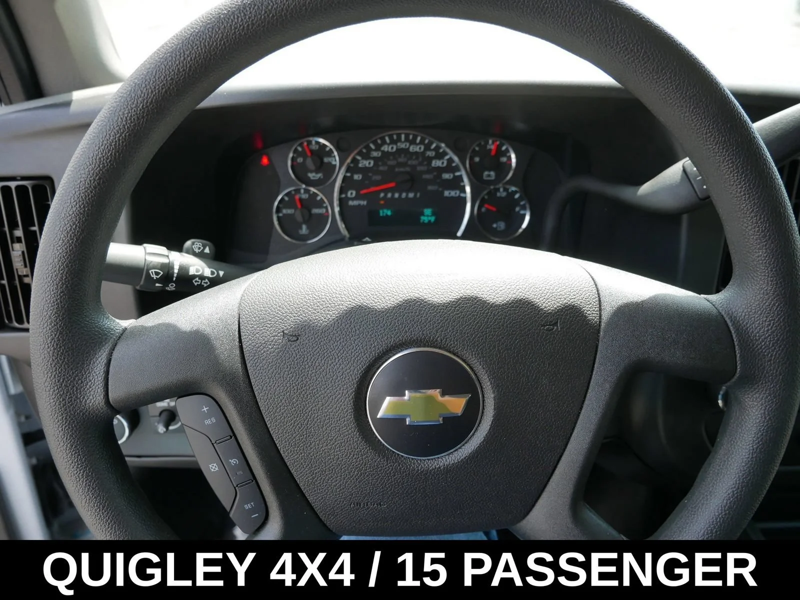 2024 Chevrolet Express Passenger LT - Photo 28