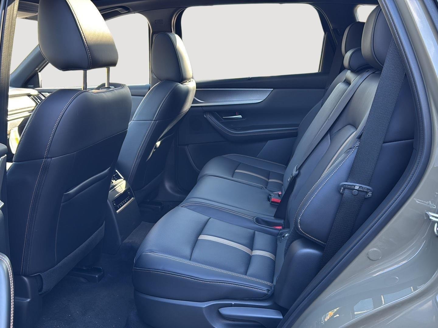 2026 Mazda CX-70 Premium Package - Photo 6